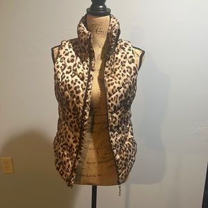 *NWT* Women’s Leopard Print Puffer Vest